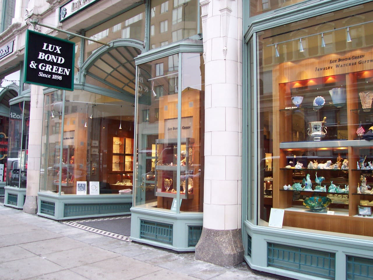 Lux Bond & Green