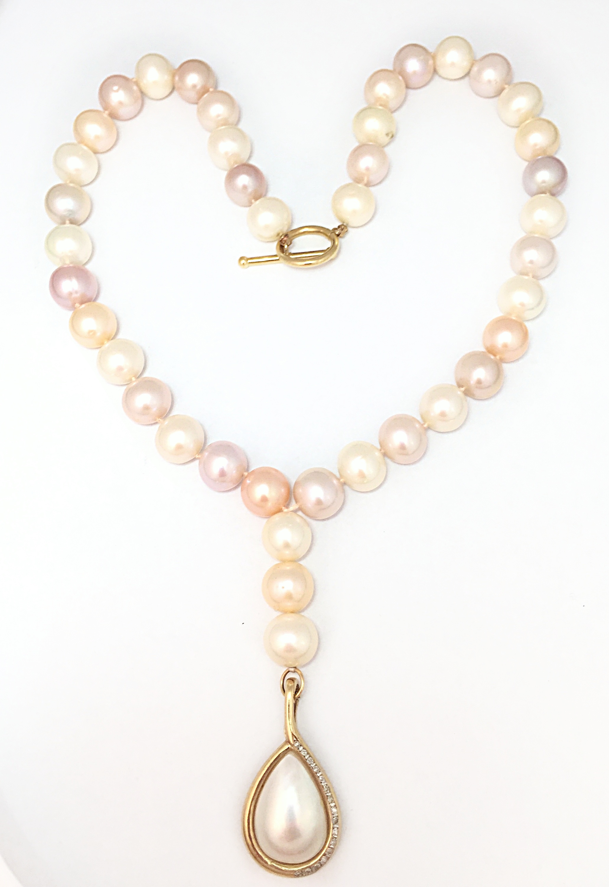 White and Pink Pearl Necklace