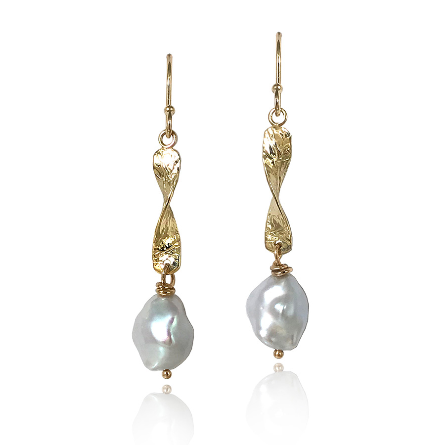 Twizzle Pearl Earrings