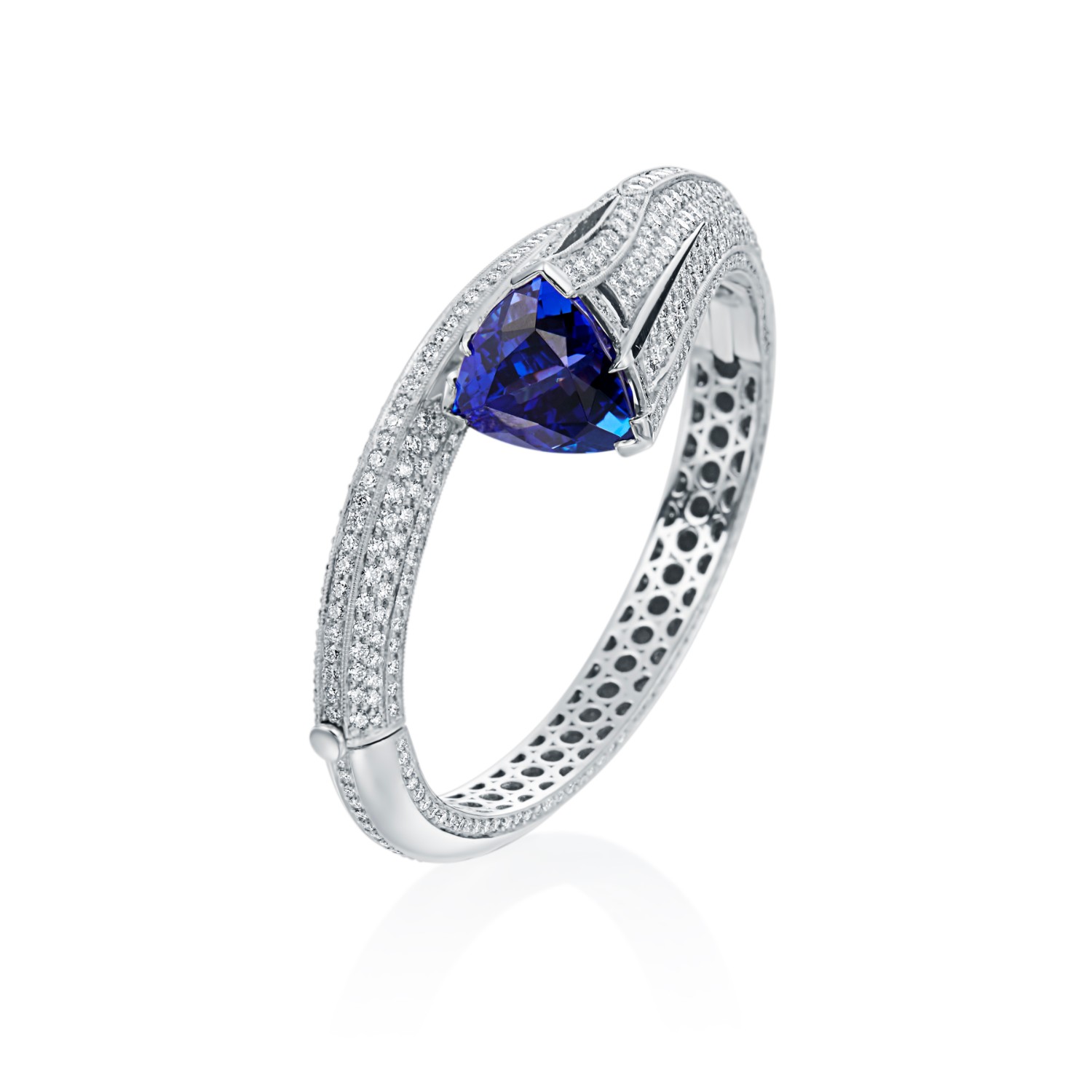 Retailer: Jewelry $10,001 to $50,000 Platinum bracelet featuring 600 round brilliant diamonds (6.07 ctw) with a 14.24 carat trillion cut tanzanite Jeweler: David Gardner David Gardner’s Jewelers College Station, TX
