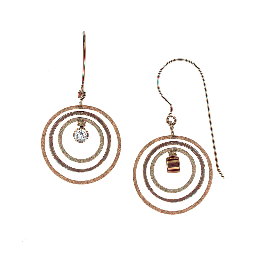 Women’s Jewelry Under $2,000 Jeweler: Stephen Spicer Spicer and Company Cookeville, TN Honorable Mentions: Ziad H. Noshie, Almaza Jewelers in Houston, TX; Glenn Clark, Glenn Clark in Germantown, TN; Mary Beth Morgan Conwell & Scott Weaver, Ray Jewelers in Elmira, NY